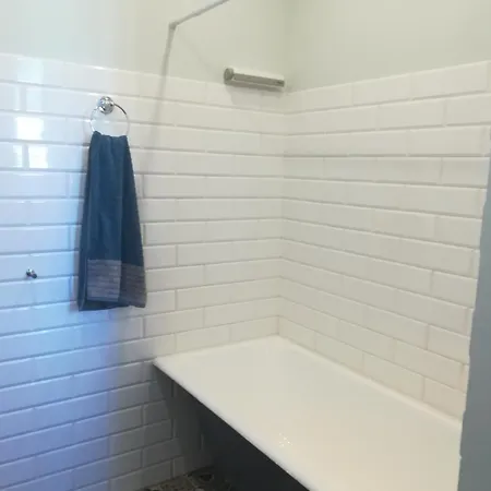 Apartment Art Illery *