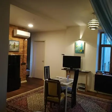 Art Illery Lägenhet *